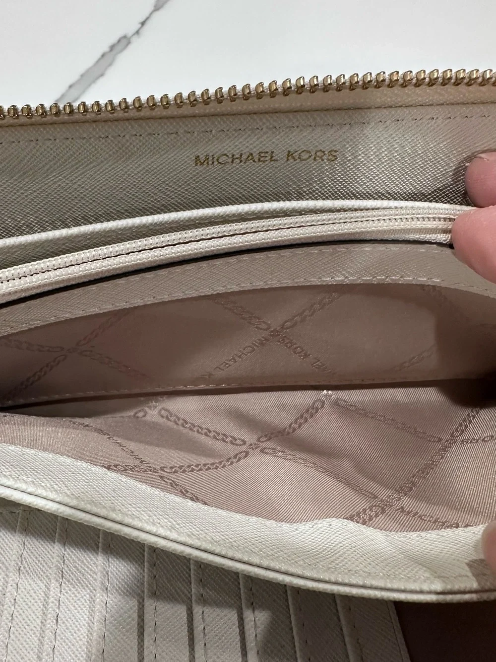 Michael Kors Jet Set Signature Zip Around Wallet - Pale Pink/Beige